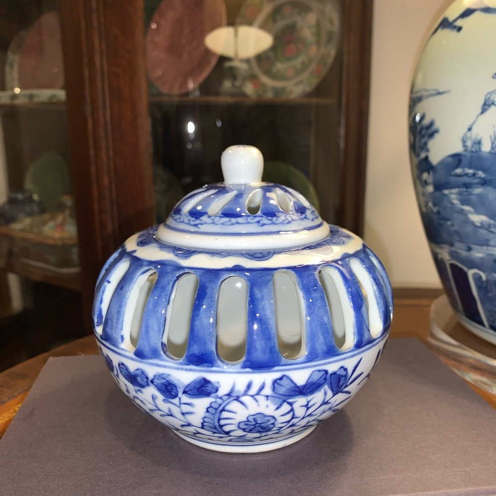 Votive/Potpourri Holder